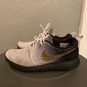 Nike Flyknit Roshe Run